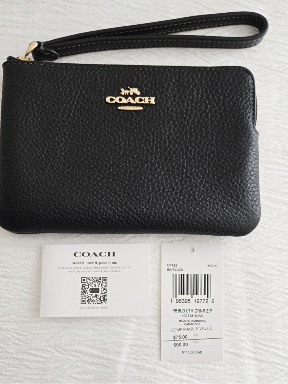 Coach Corner Zip Wristlet Black Colour